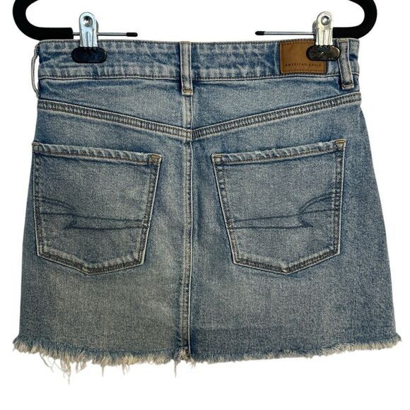 American Eagle Stretch 90s High-Rise Mini Skirt Light Wash Denim Skirt Size 6 - Picture 2 of 11